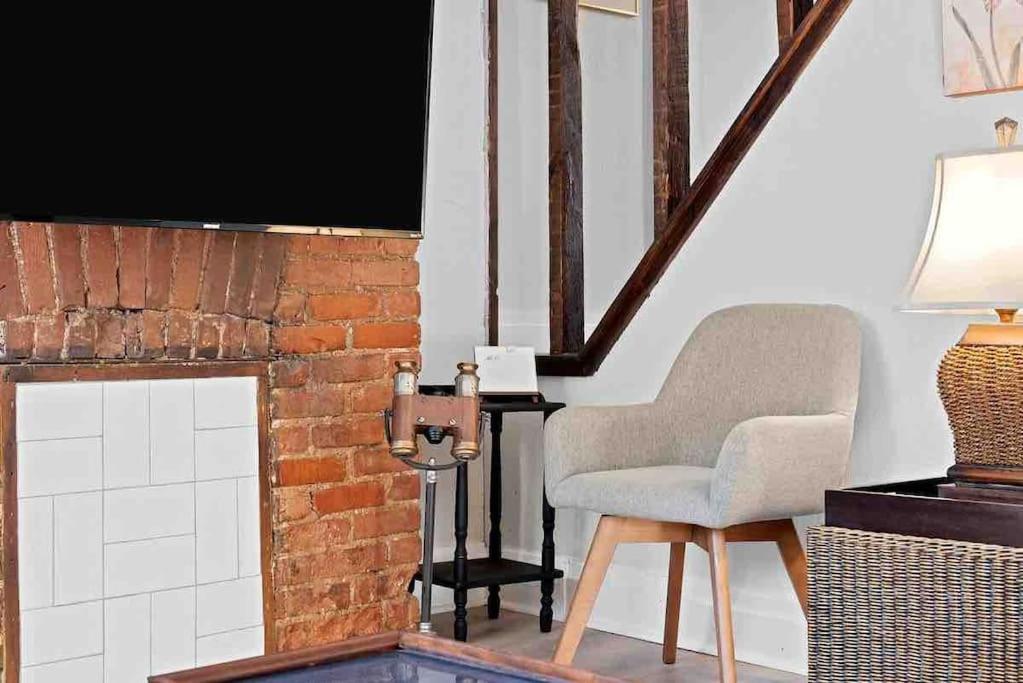 Hip And Bright Lawerenceville 2 Bed Easy Parking ピッツバーグ エクステリア 写真