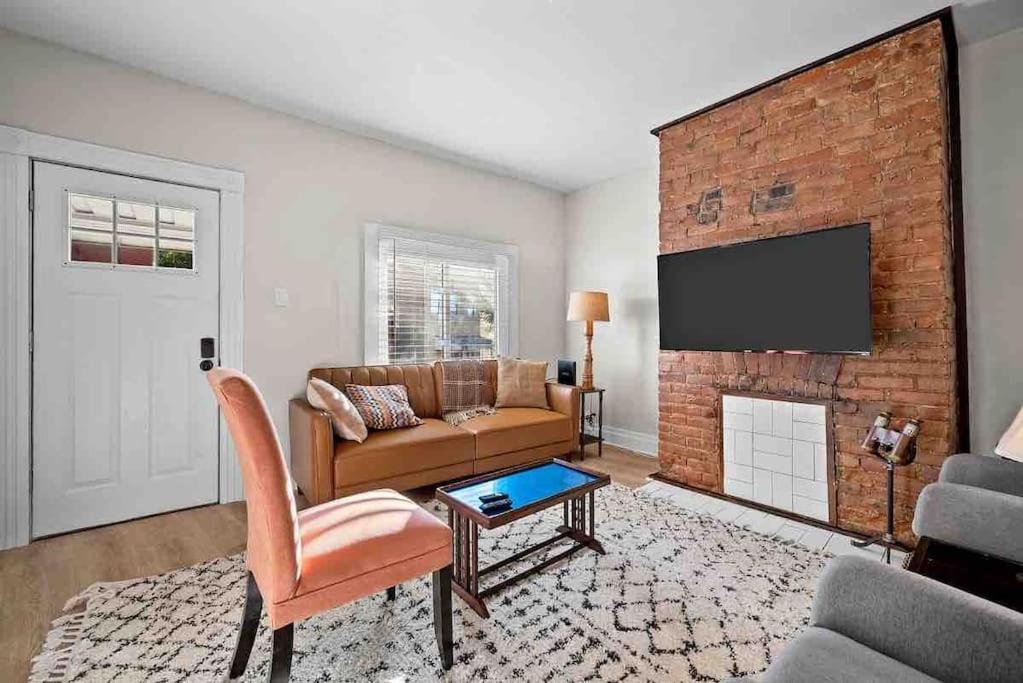 Hip And Bright Lawerenceville 2 Bed Easy Parking ピッツバーグ エクステリア 写真