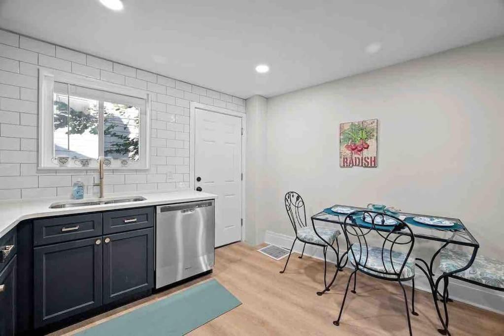 Hip And Bright Lawerenceville 2 Bed Easy Parking ピッツバーグ エクステリア 写真