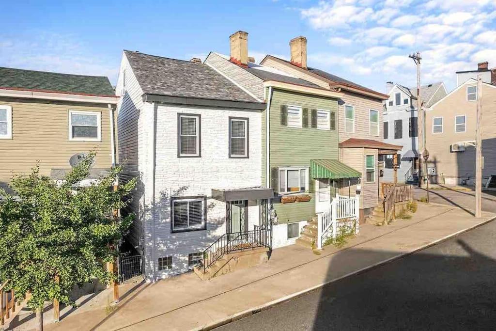 Hip And Bright Lawerenceville 2 Bed Easy Parking ピッツバーグ エクステリア 写真